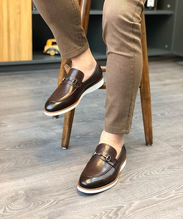 Post 1 by UND SHOES WHOLESALE on Instagram (image)