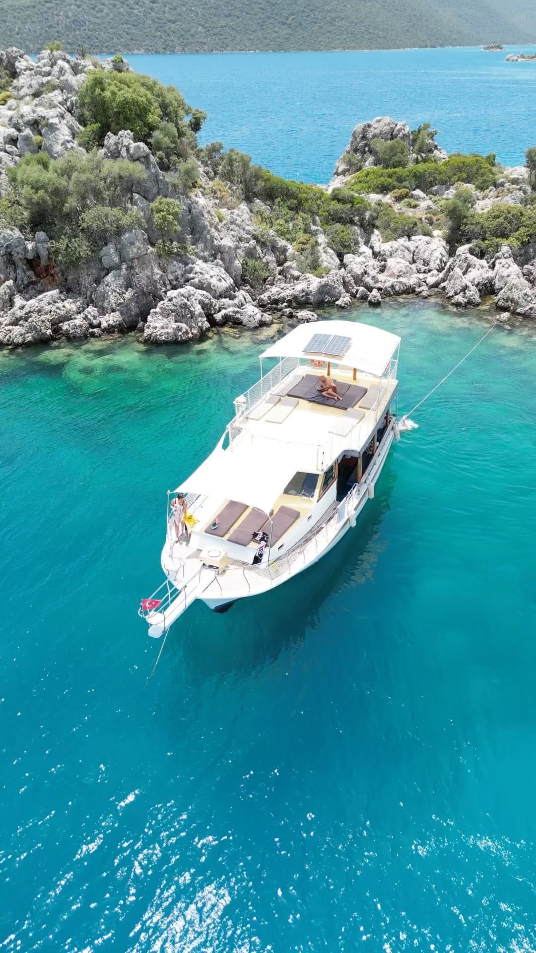 Post 8 by Aydan Güneş Taş on Instagram (video)