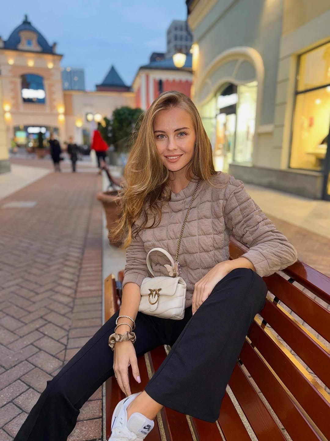 Post 10 by Anastasiya 🌸 Kharlanova / Model on Instagram (carousel)
