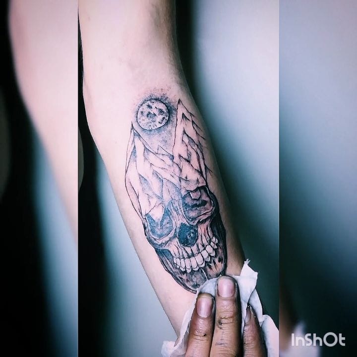 Post 10 by Oliaei on Instagram (video)