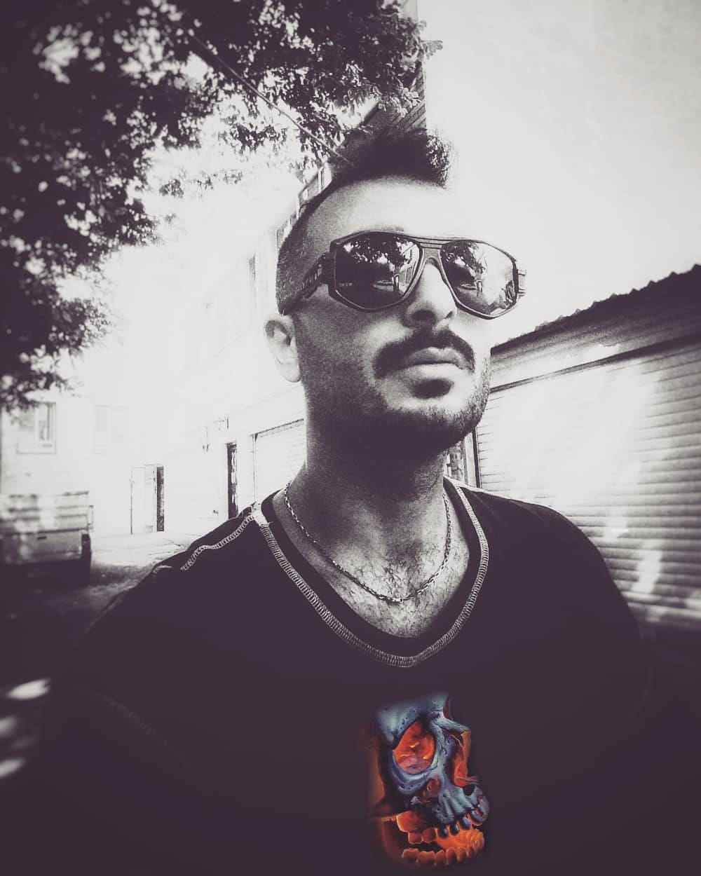 Post 2 by Oliaei on Instagram (image)