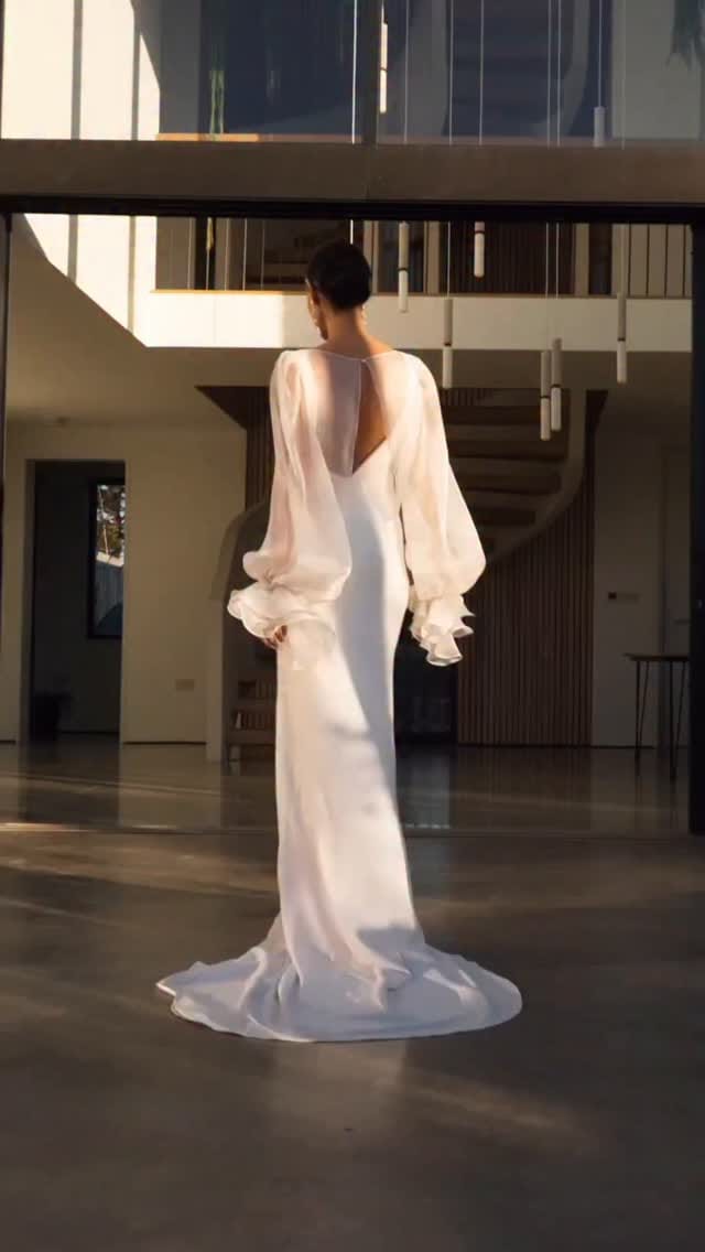 Post 5 by ✨fereshte dress design✨ on Instagram (video)