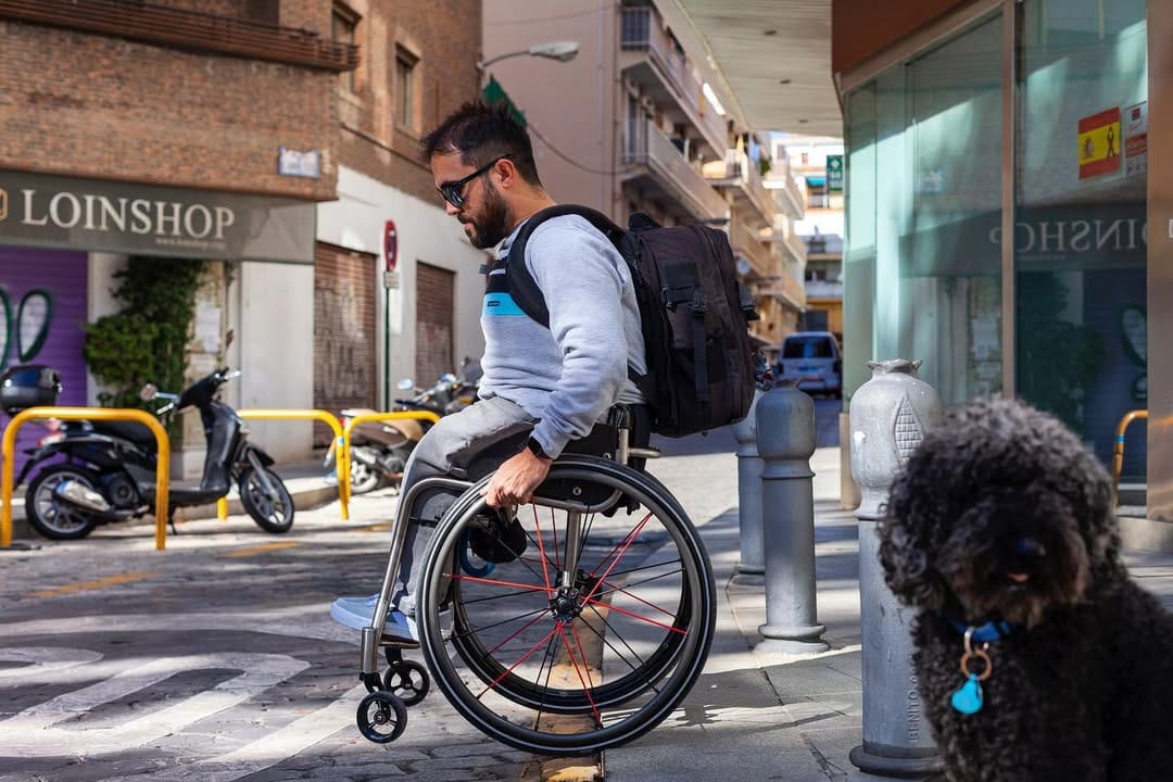 Post 9 by Alex Molina on Instagram (image)