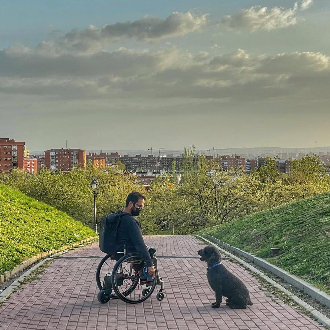 Post 10 by Alex Molina on Instagram (image)