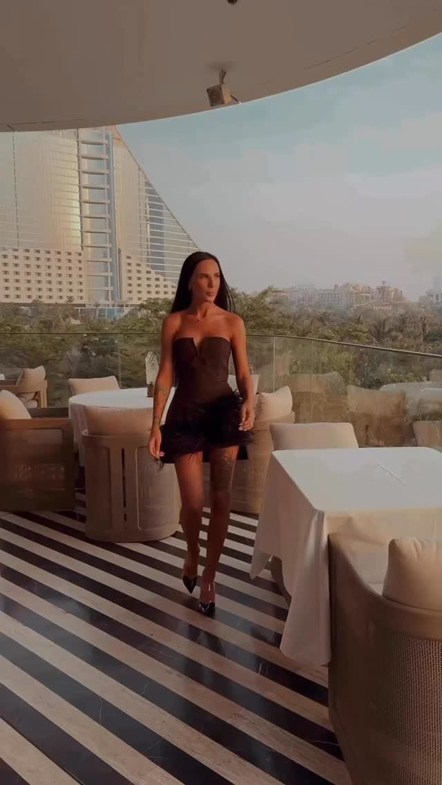 Post 6 by Anastasiia Savich on Instagram (video)