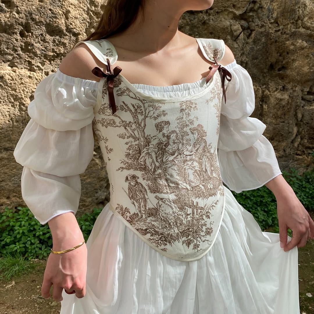 Post 2 by Anı Kutusu Vintage® on Instagram (carousel)