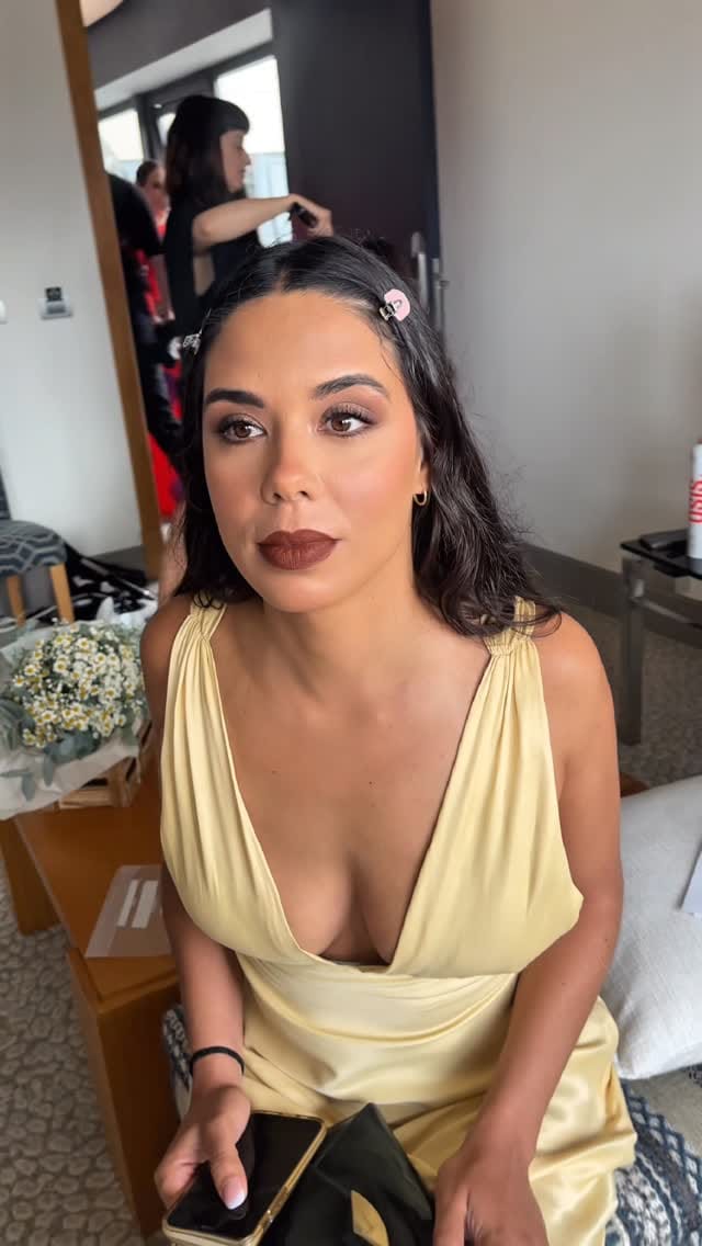 Post 3 by Silvana Valenzuela - Makeup Artist & Hairstylist on Instagram (video)