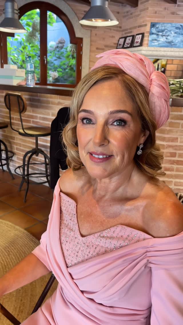 Post 6 by Silvana Valenzuela - Makeup Artist & Hairstylist on Instagram (video)