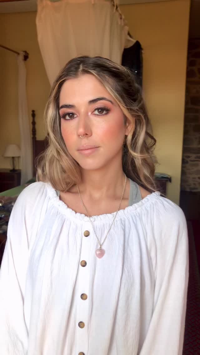 Post 1 by Silvana Valenzuela - Makeup Artist & Hairstylist on Instagram (video)