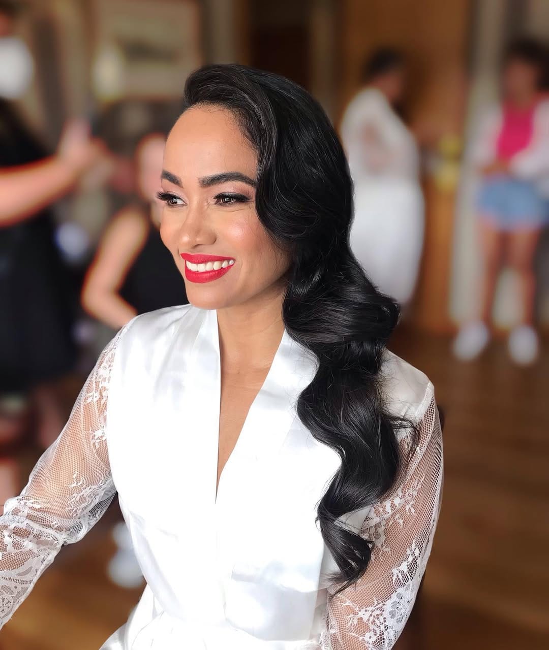 Post 8 by Silvana Valenzuela - Makeup Artist & Hairstylist on Instagram (carousel)