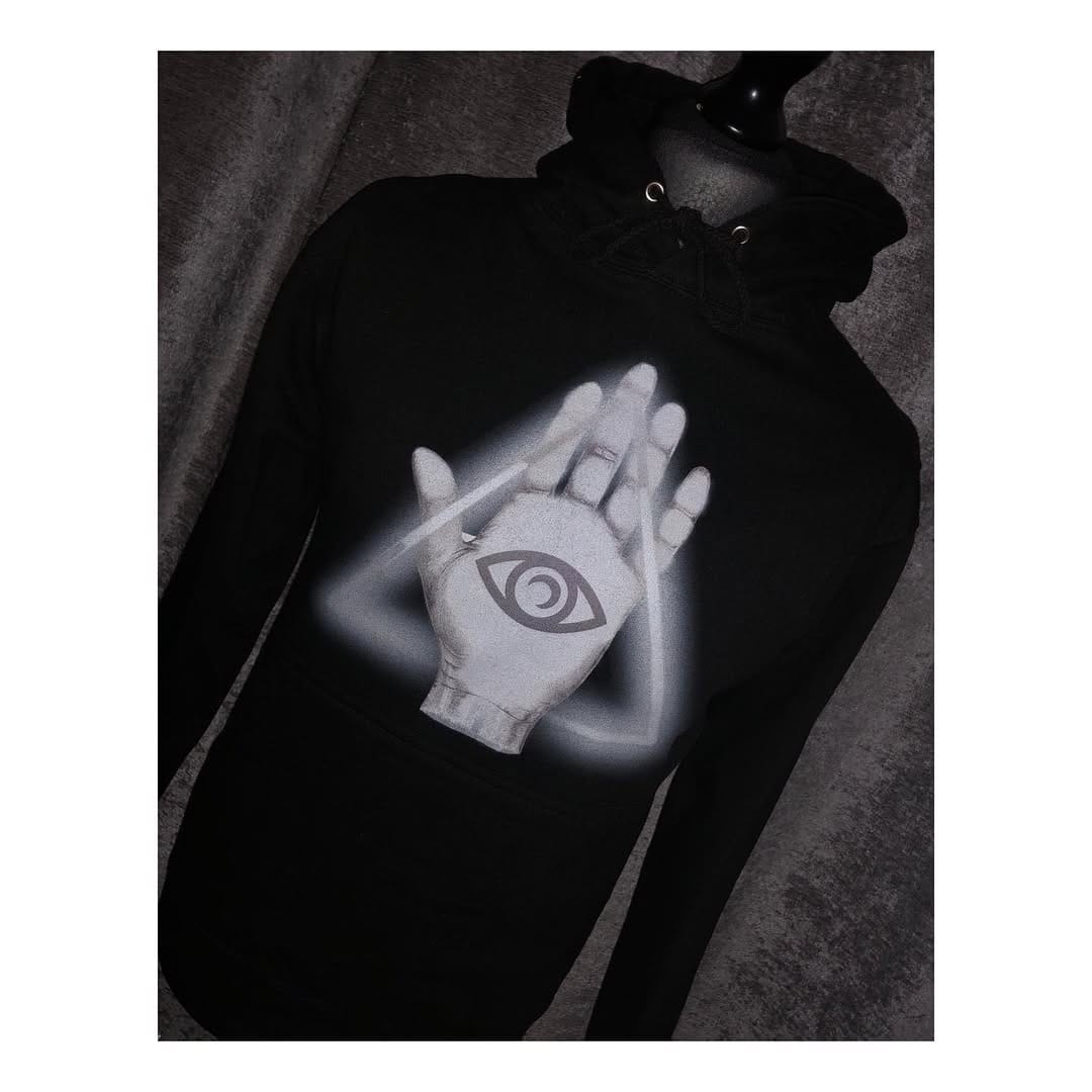 Post 7 by Real Eyes ™ on Instagram (image)