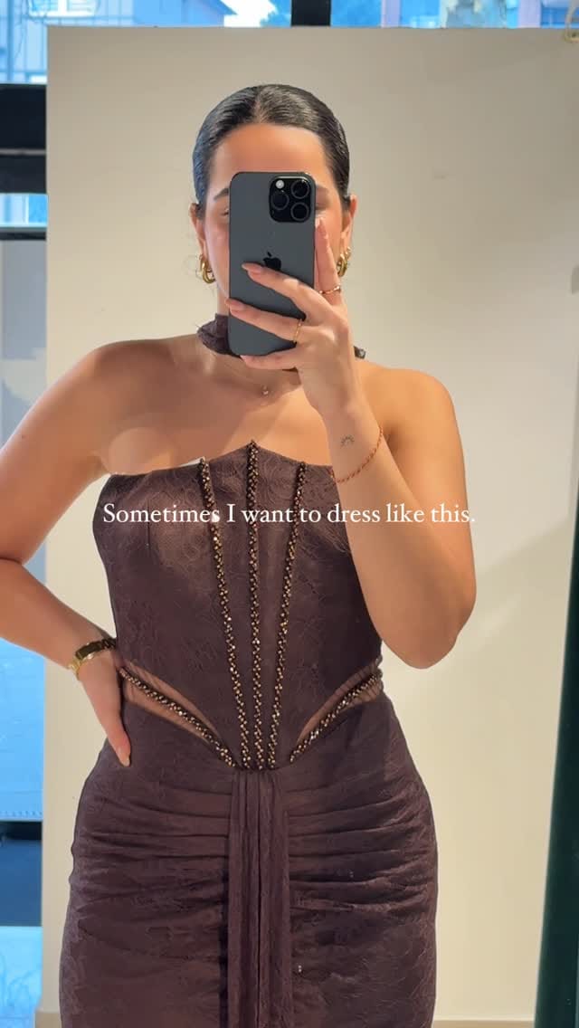Post 6 by Ava Dress/ Beauty on Instagram (video)