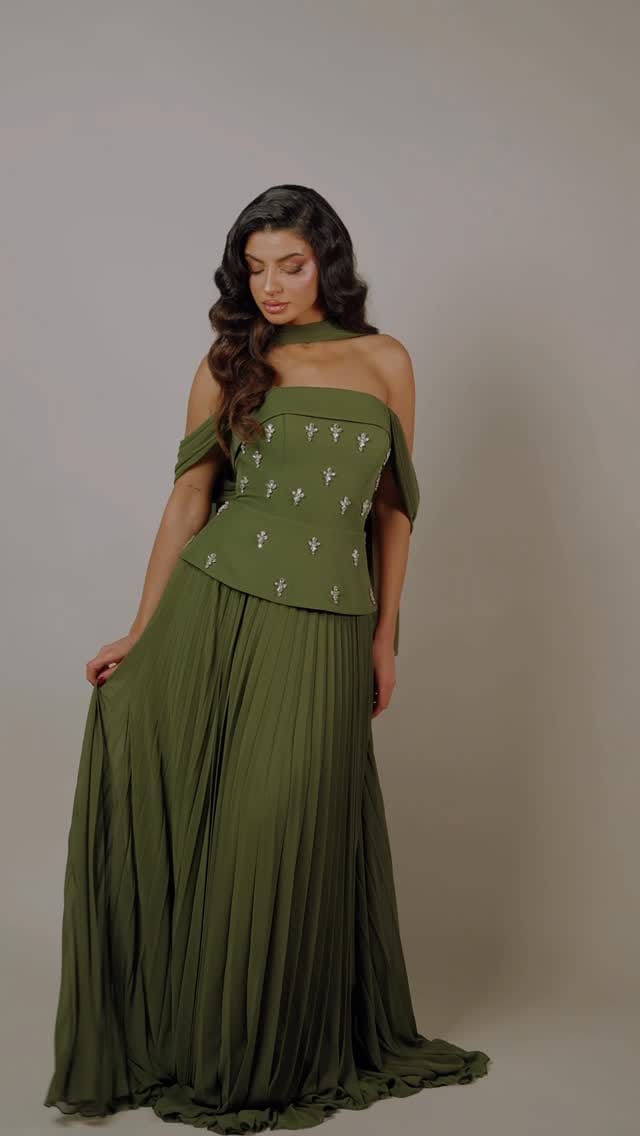 Post 5 by Ava Dress/ Beauty on Instagram (video)