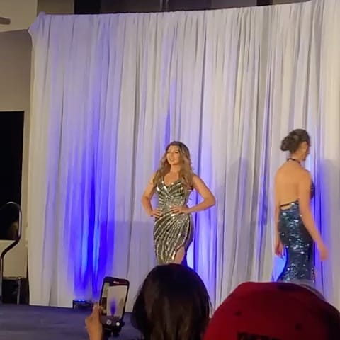 Post 10 by Faryalsmakeup on Instagram (video)