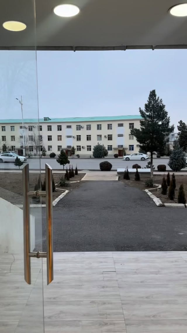 Post 4 by 𝐄𝐌𝐈𝐍𝐎𝐆𝐋𝐘 on Instagram (video)