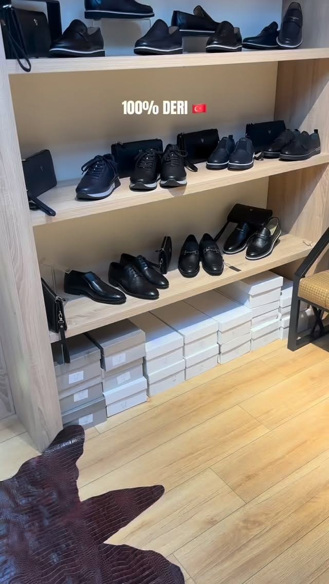 Post 6 by 𝐄𝐌𝐈𝐍𝐎𝐆𝐋𝐘 on Instagram (video)