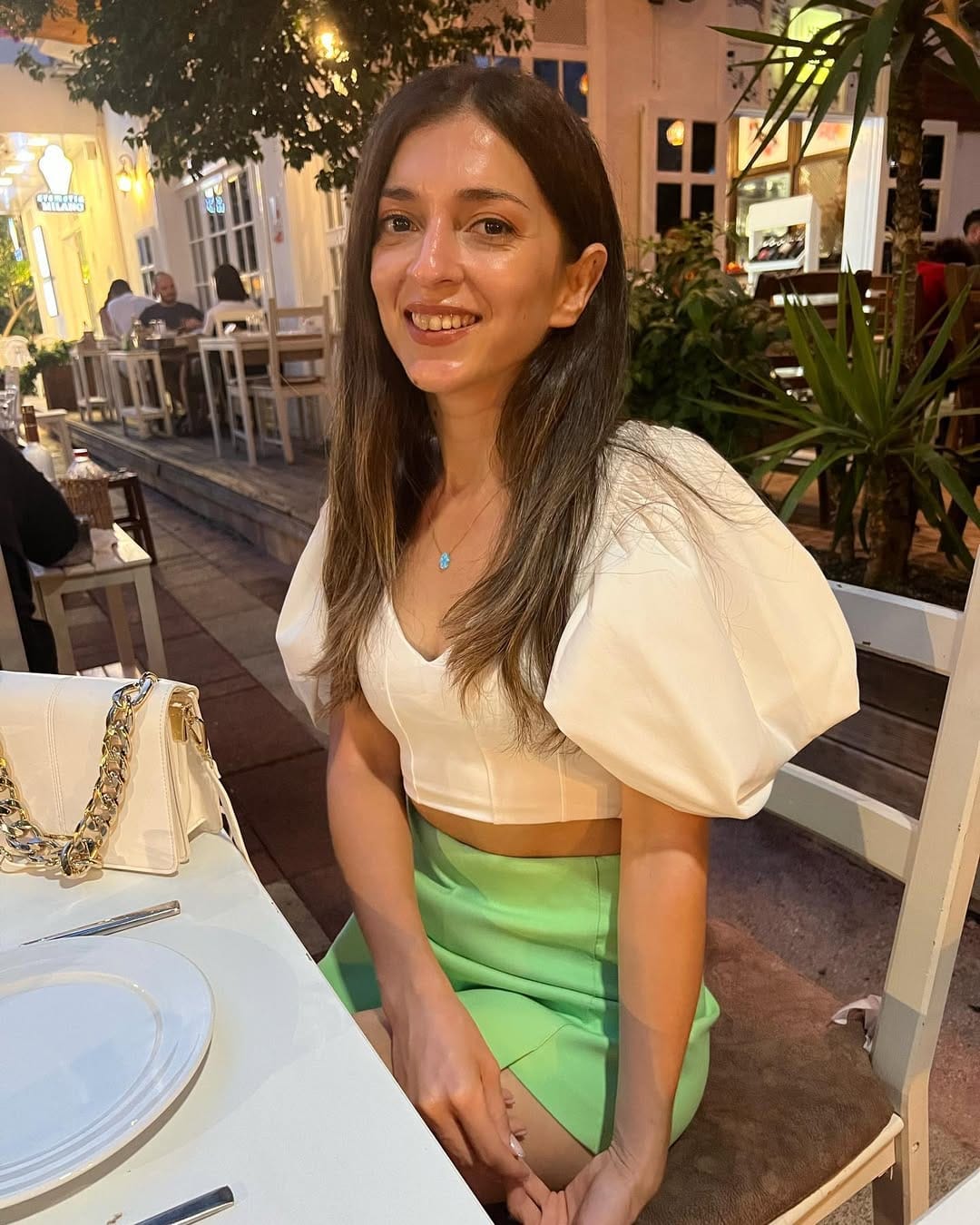 Post 8 by Özlem Yiğit on Instagram (image)