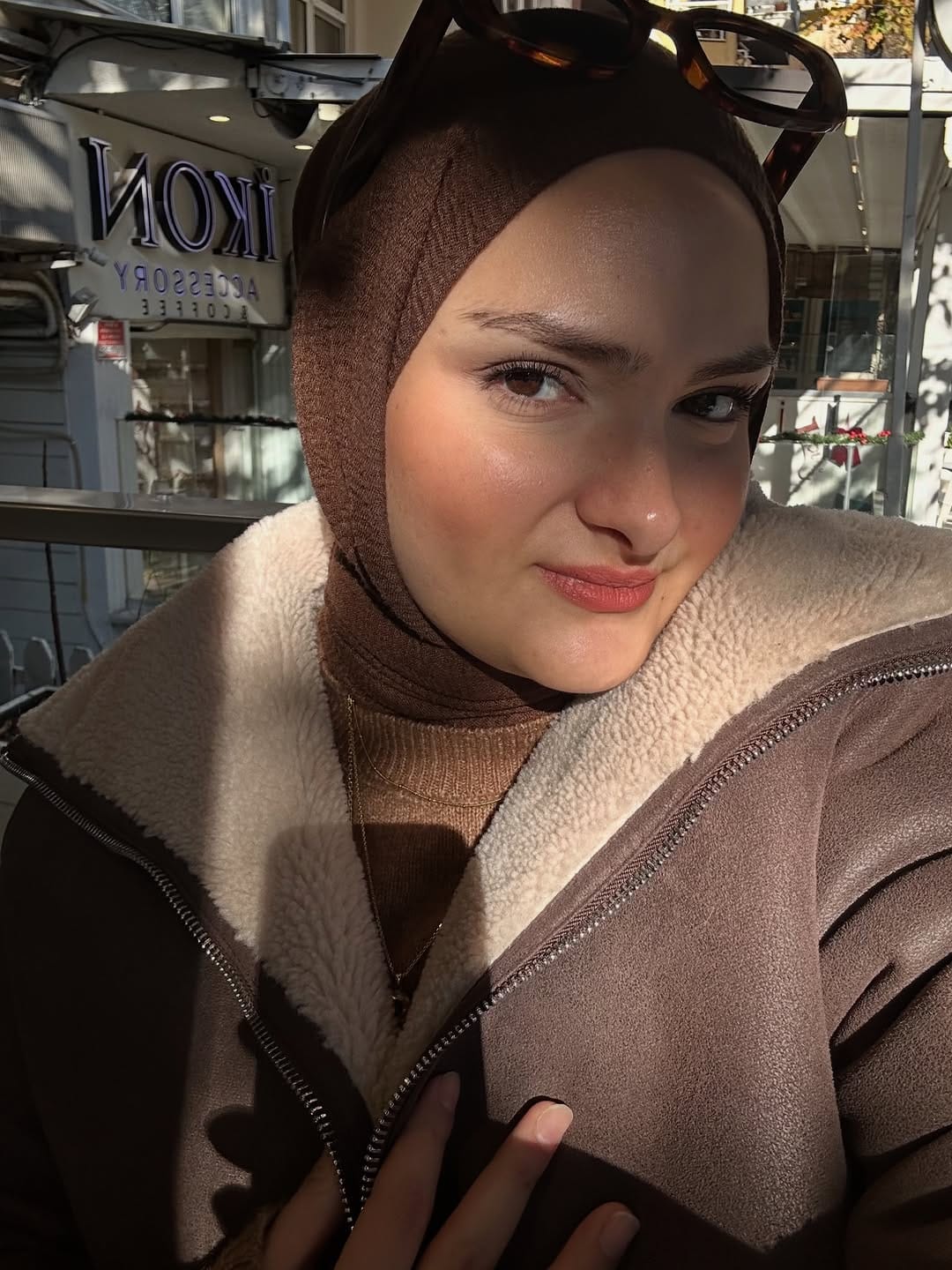Post 5 by Gülsüm Özyıldız on Instagram (carousel)
