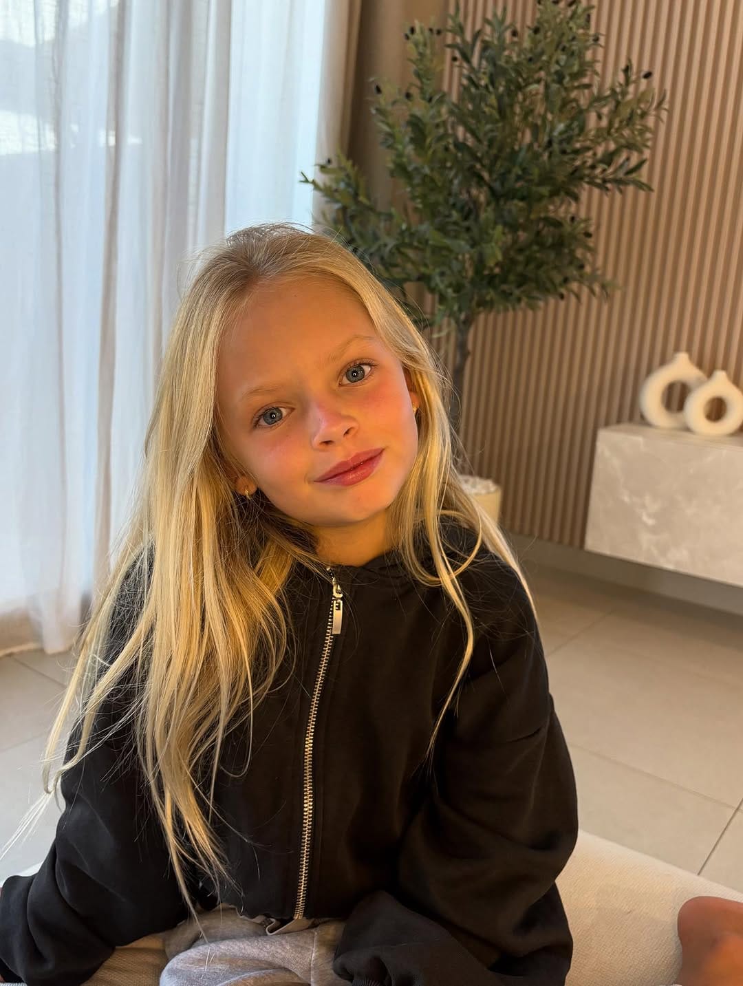 Post 6 by Harper & Harlow on Instagram (carousel)
