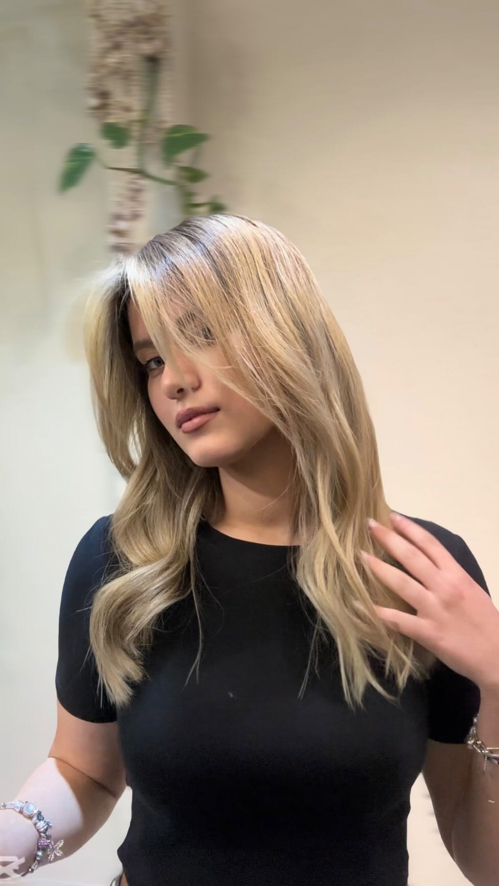 Post 6 by Enes Şahin on Instagram (video)