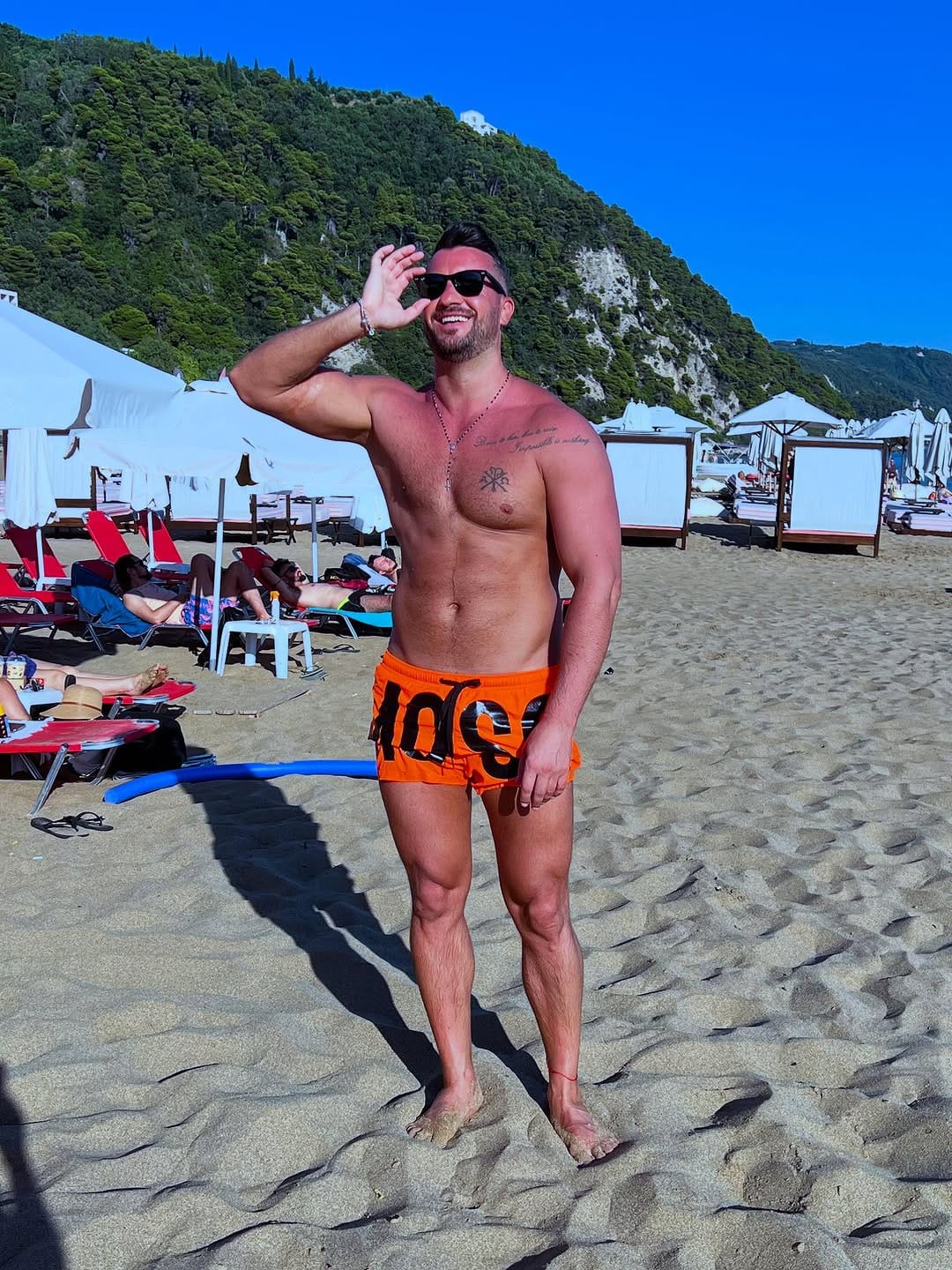 Post 3 by Cristian Ciobanu on Instagram (carousel)