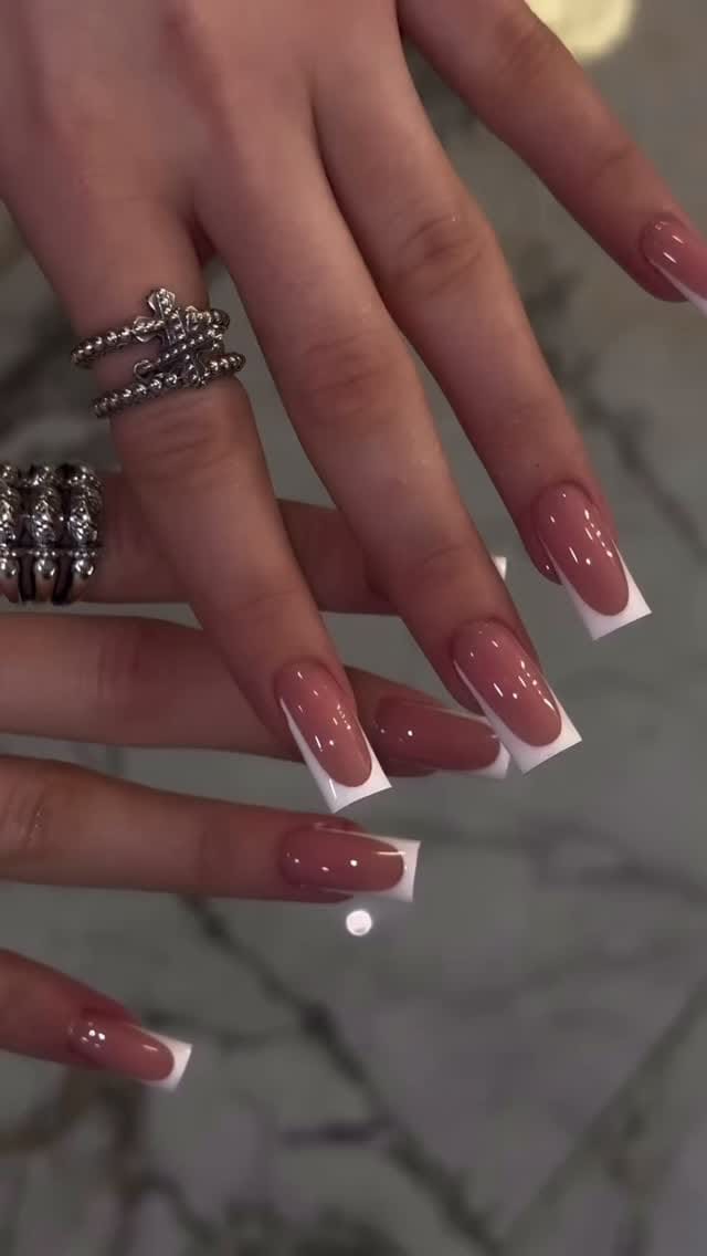 Post 4 by Carine lum che on Instagram (video)