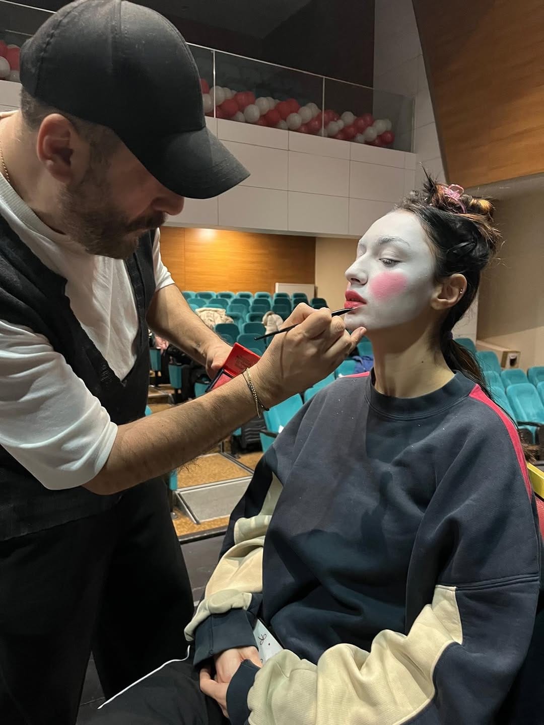 Post 1 by makeup Levent Ceceli on Instagram (carousel)