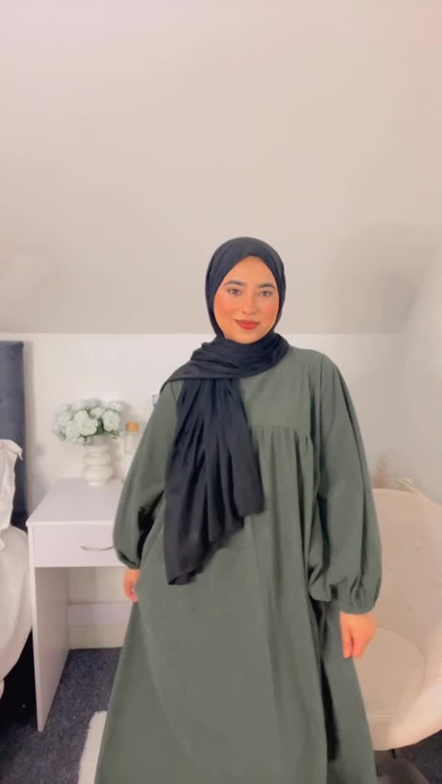 Post 4 by Zoya Modest Wear on Instagram (video)