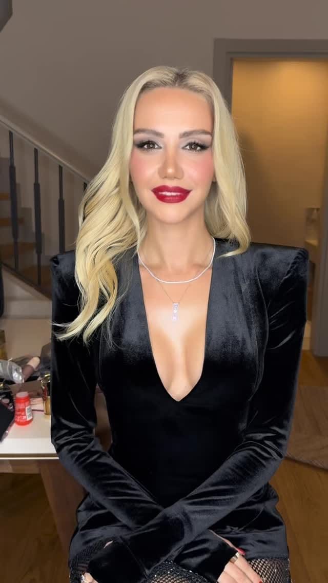 Post 2 by roya sarvari on Instagram (video)