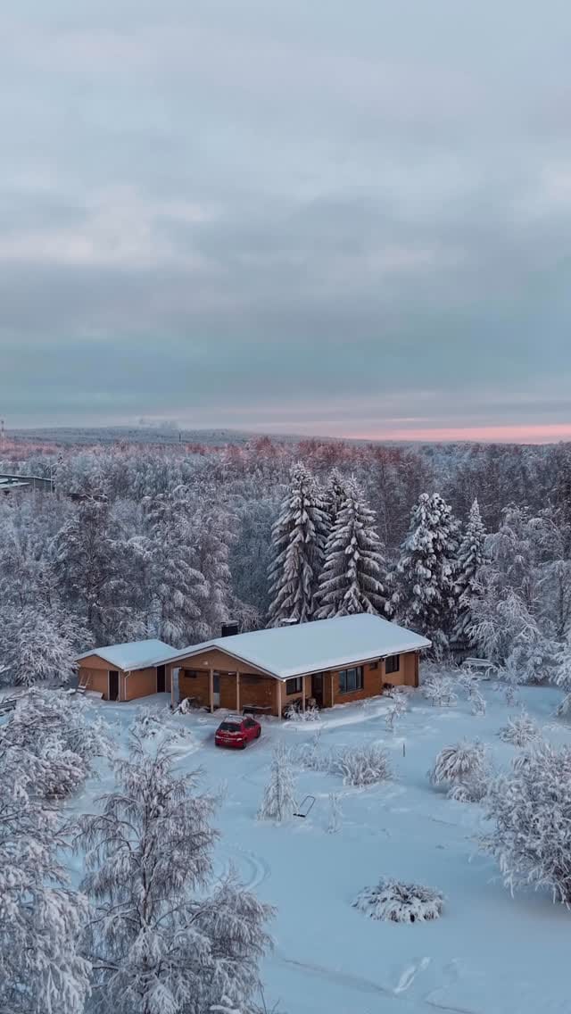 Post 1 by Esra Kaya on Instagram (video)