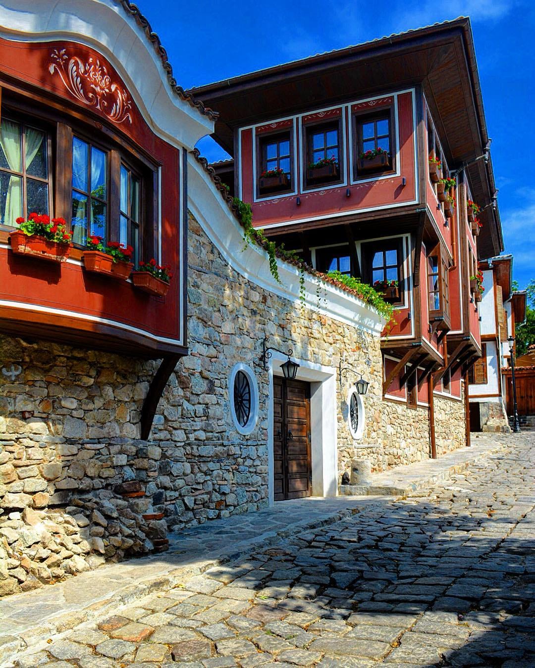 Post 7 by M.Mutlu on Instagram (image)
