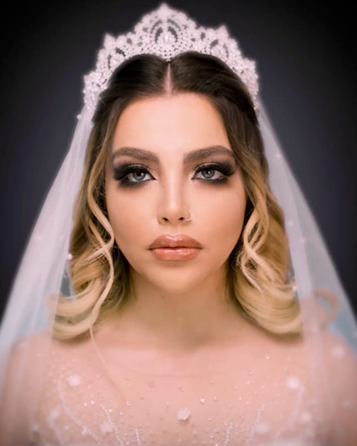 Post 8 by Makeup tutorial on Instagram (video)