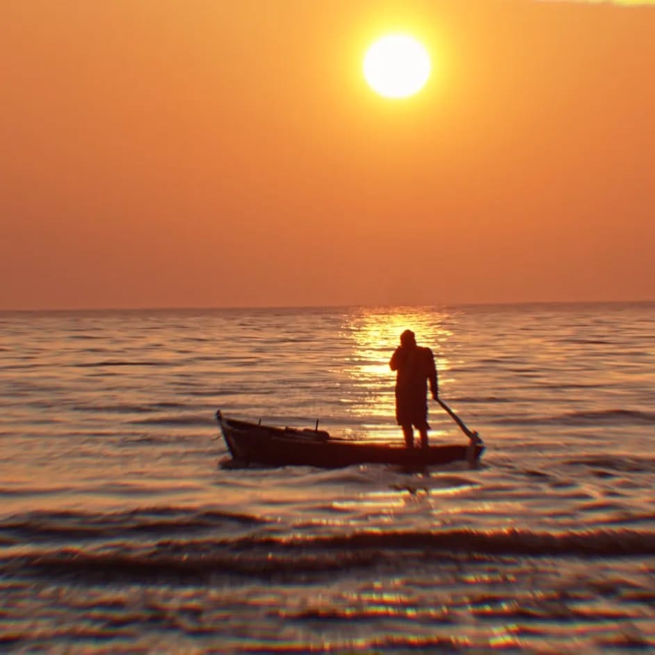 Post 10 by sunrise on Instagram (image)