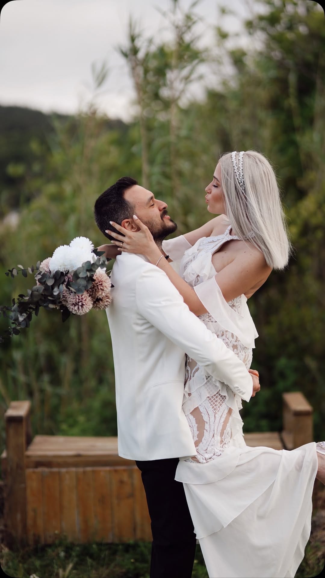 Post 3 by Ezgi Mut Erol on Instagram (video)