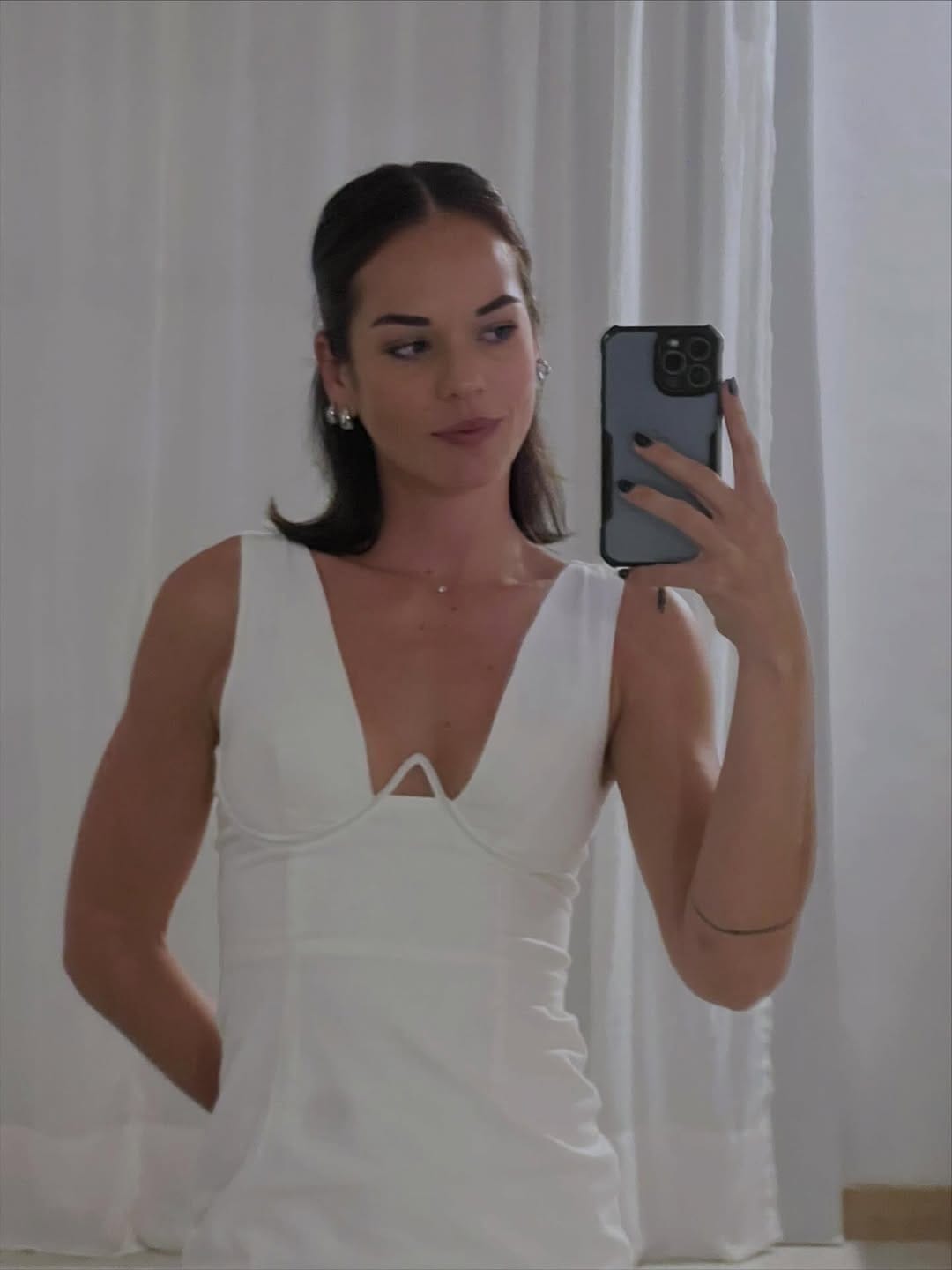 Post 2 by Ika De Lacroix on Instagram (image)