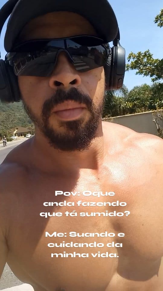 Post 4 by Dinho Monteiro on Instagram (video)