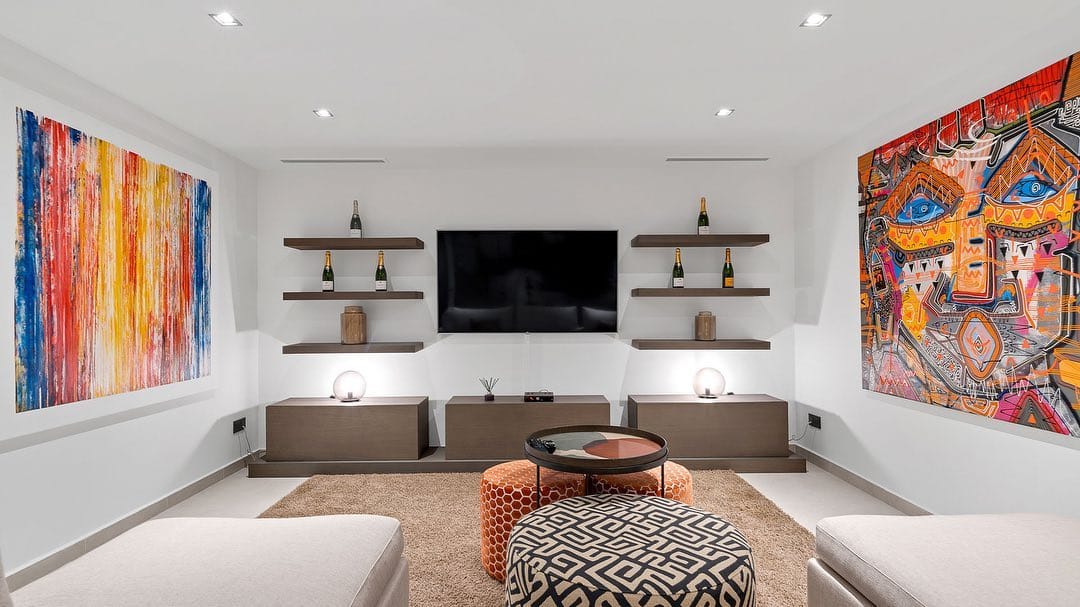 Post 5 by REAL ESTATE PHOTOGRAPHER on Instagram (carousel)