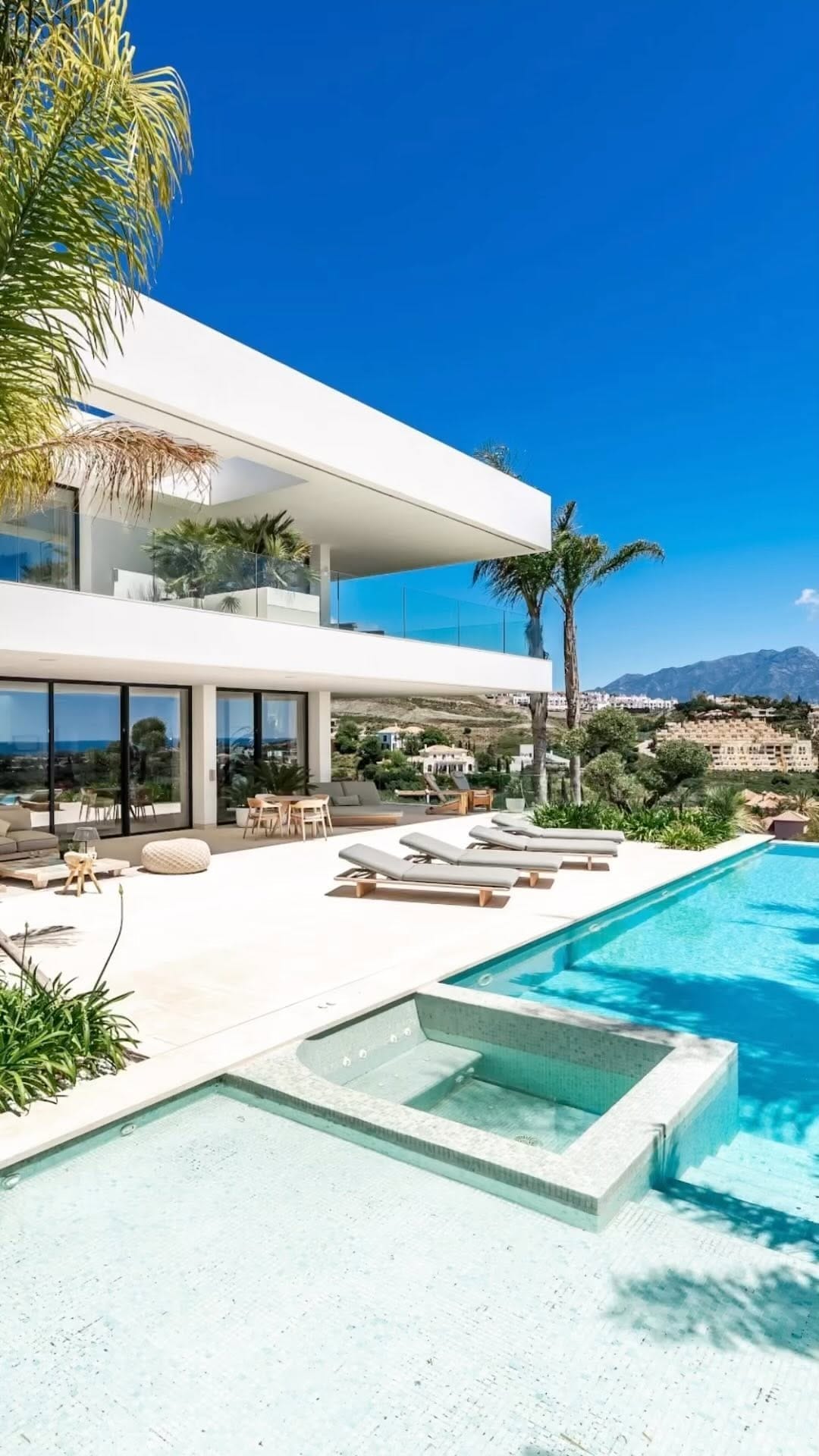 Post 10 by REAL ESTATE PHOTOGRAPHER on Instagram (video)