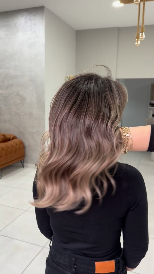 Post 1 by Dilek Koç Hairdesigner&Makeup on Instagram (video)