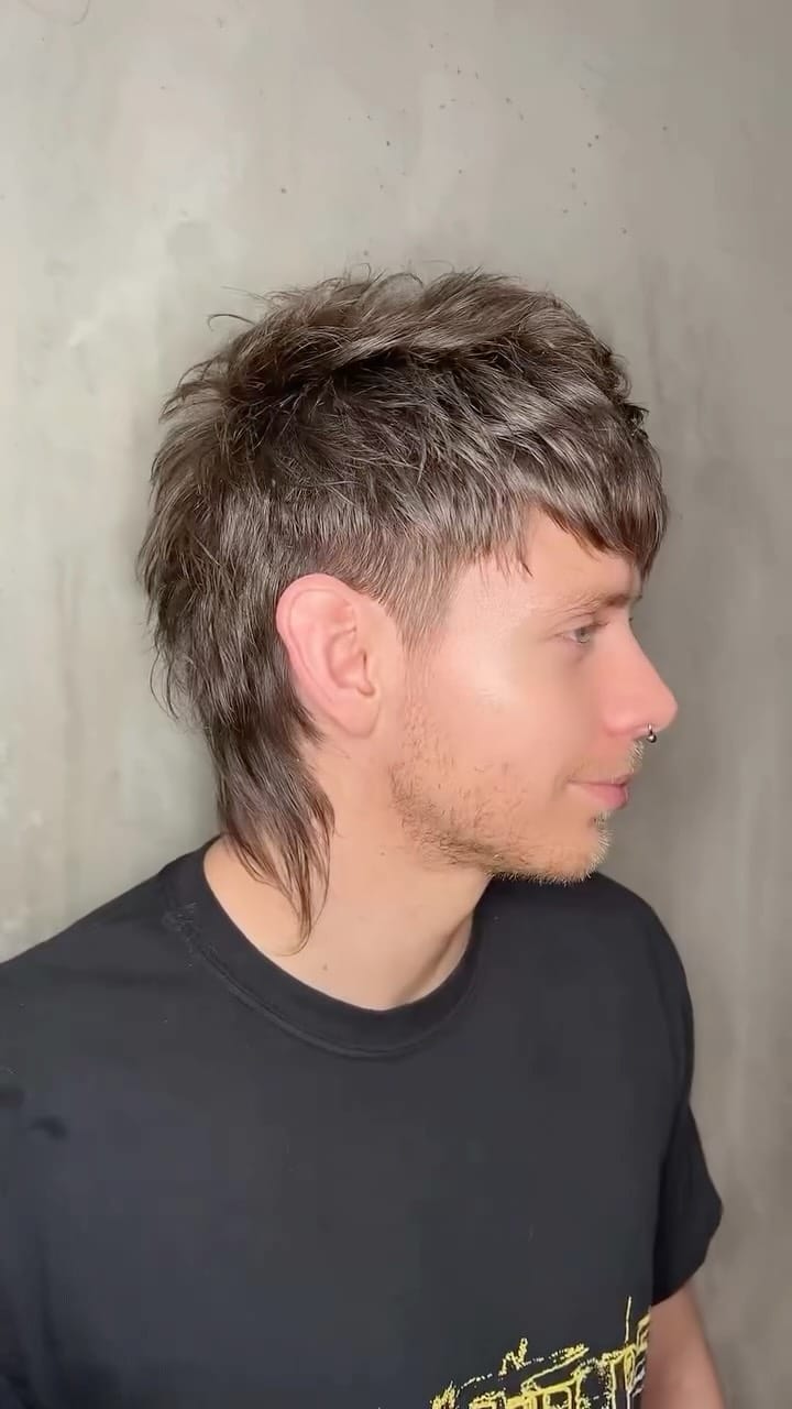 Post 2 by The Harlot on Instagram (video)