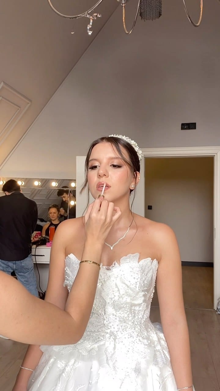 Post 3 by Hande Raspacı on Instagram (video)