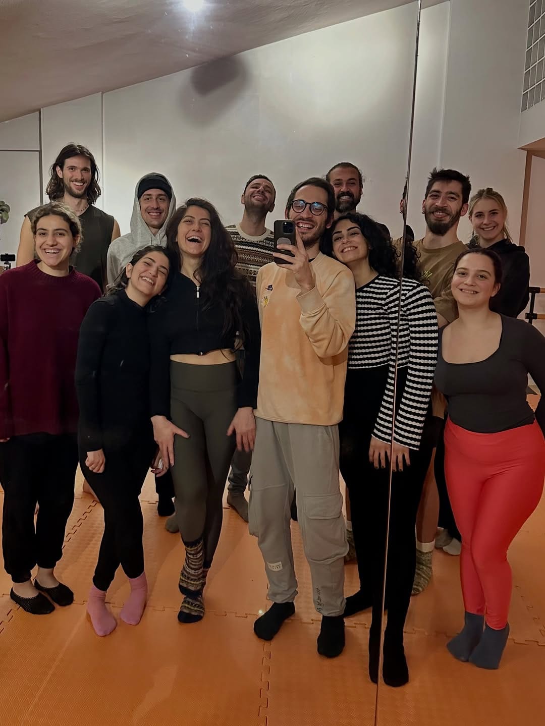 Post 1 by Deniz Atmaca 🪶 Yoga Dans Acroyoga Reiki 🌀 on Instagram (carousel)