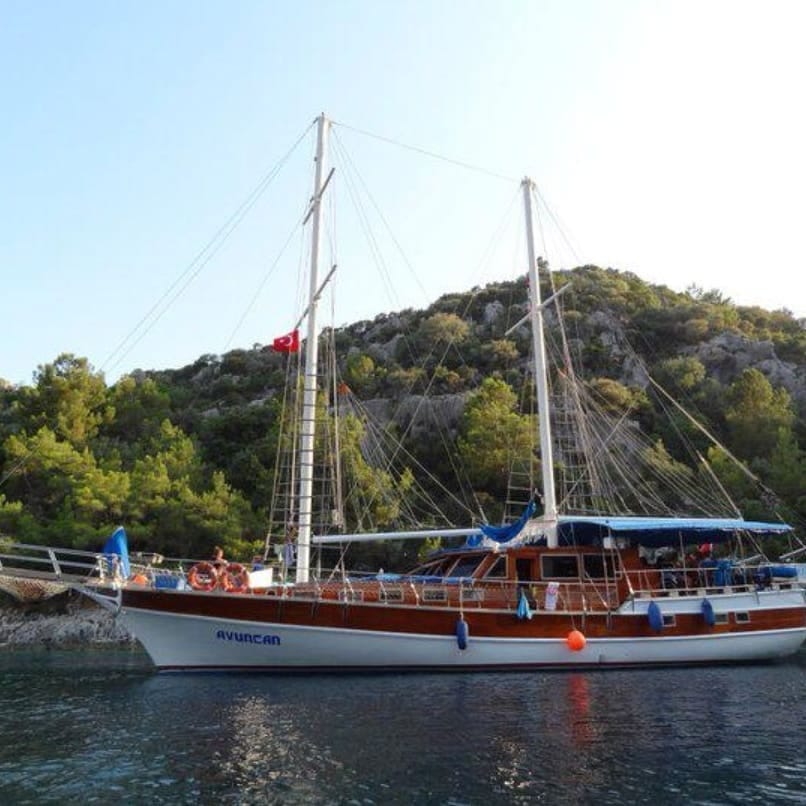 Post 3 by İrem Atik on Instagram (carousel)
