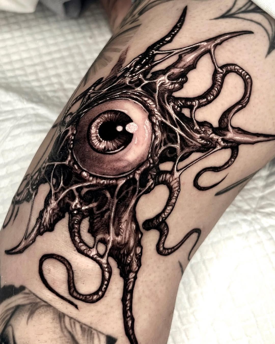 Post 10 by ZUSEN. Blackwork tattoo on Instagram (carousel)