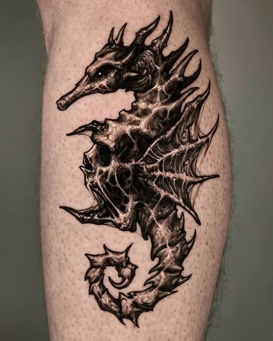 Post 2 by ZUSEN. Blackwork tattoo on Instagram (image)