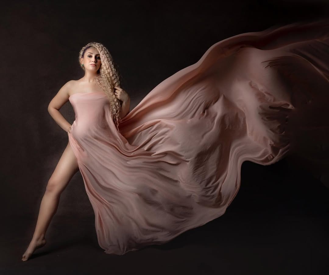Post 4 by 𝓢𝓲𝓶𝓪𝔂 𝓣𝓱𝓮 𝓓𝓪𝓷𝓬𝓮𝓻 on Instagram (image)