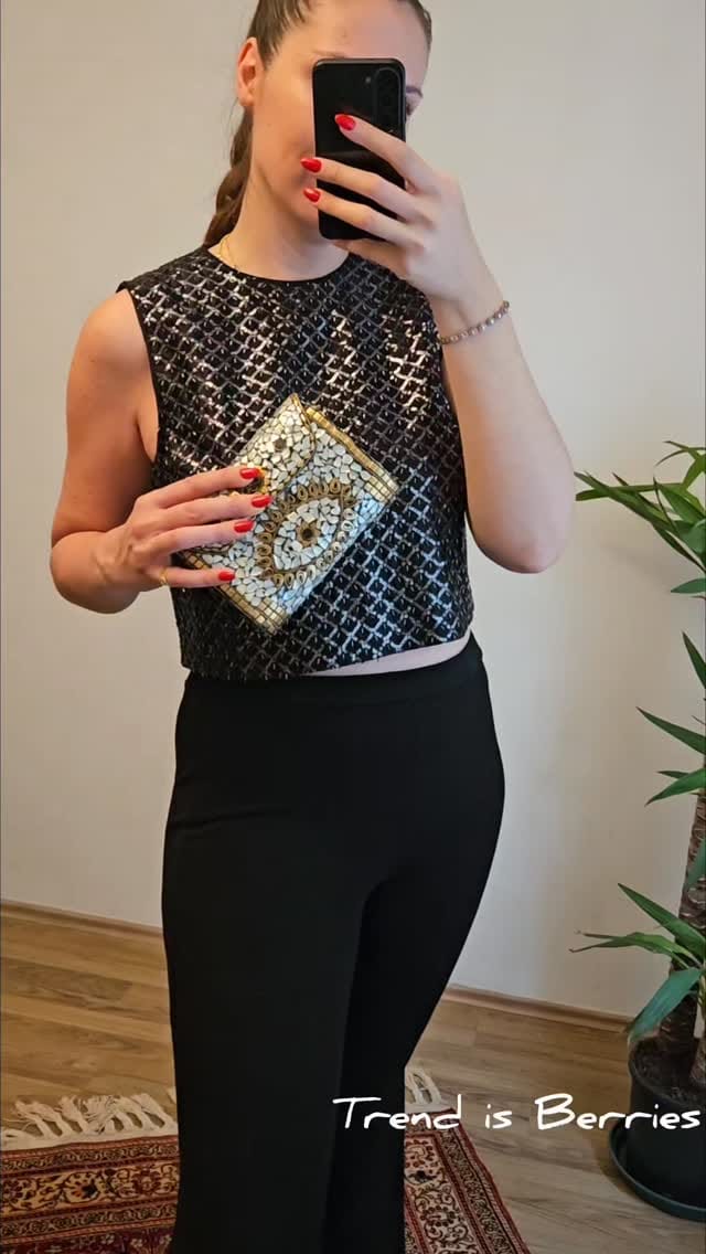 Post 6 by Berries Tasarım Çantalar on Instagram (video)