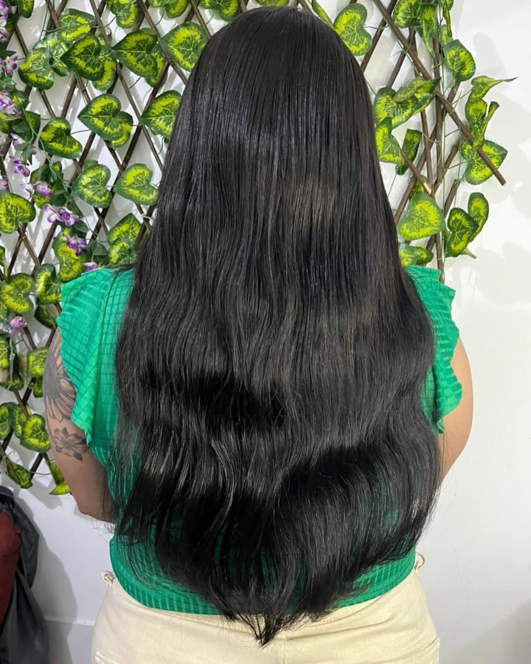 Post 7 by Kelly Santos Mega-Hair on Instagram (carousel)