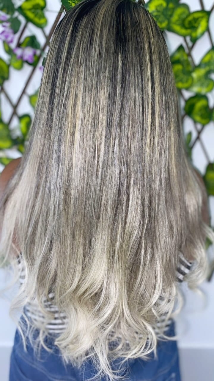Post 8 by Kelly Santos Mega-Hair on Instagram (video)