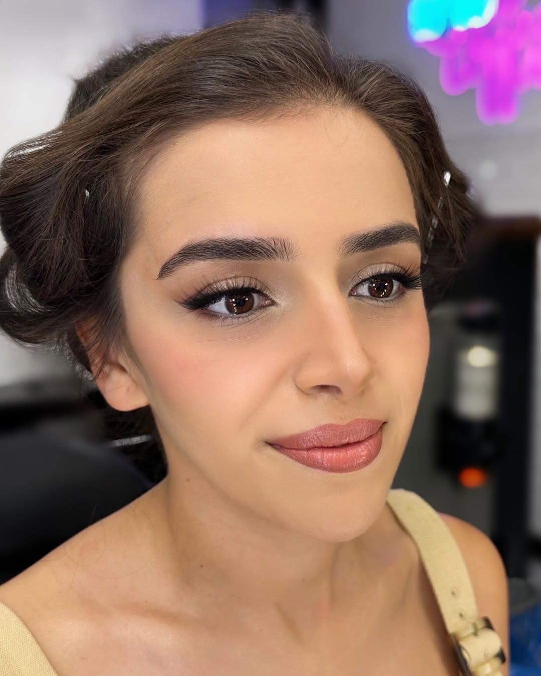 Post 6 by Elser | Professional Makeup on Instagram (carousel)